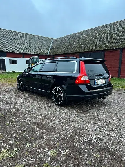 Volvo V70 2010 photo 3