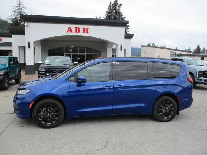 Chrysler Pacifica 2021 photo 3