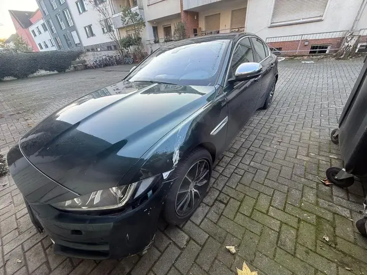 Jaguar Xe