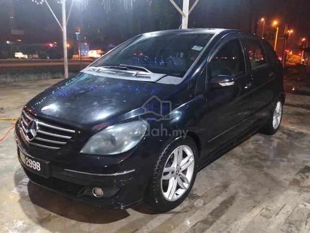 Mercedes-Benz 230
