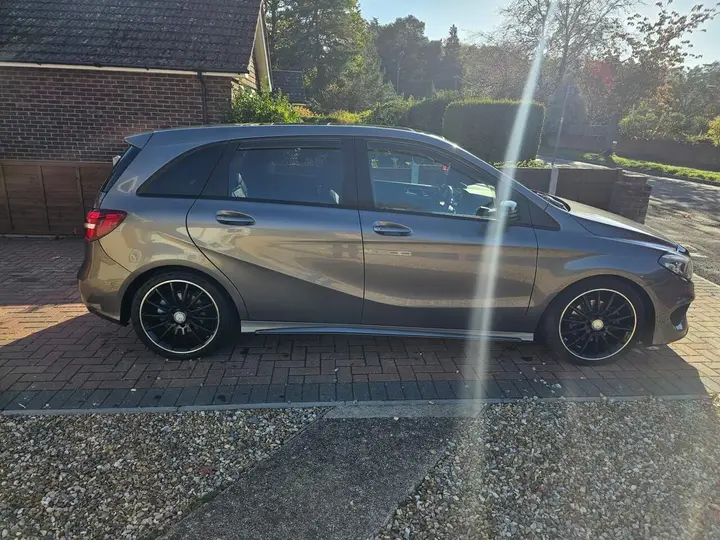 Mercedes-Benz B-Class 2017 photo 4
