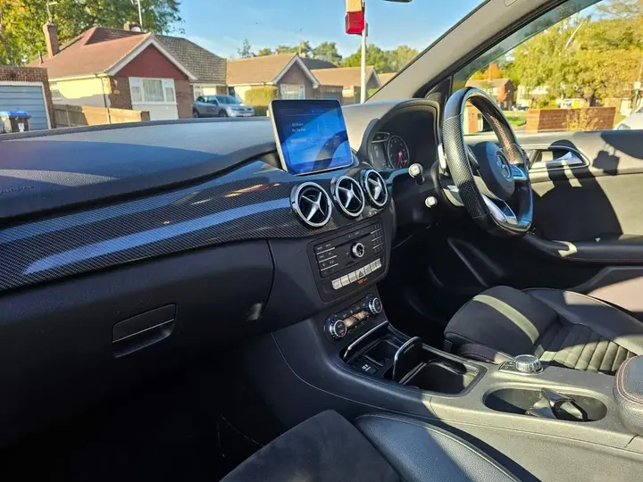 Mercedes-Benz B-Class 2017 photo 5