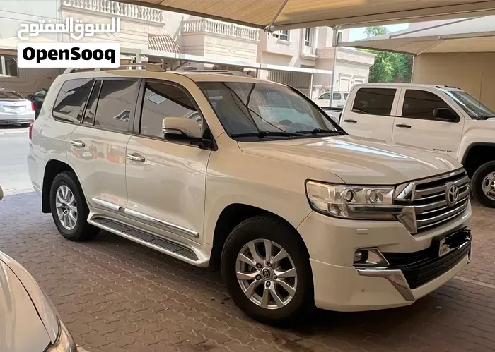 Toyota Land Cruiser 2018 photo 2