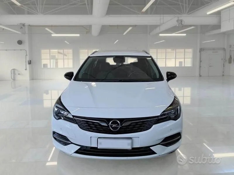 Opel Astra 2021 photo 2
