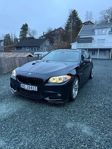 BMW 523I 2011 photo 2