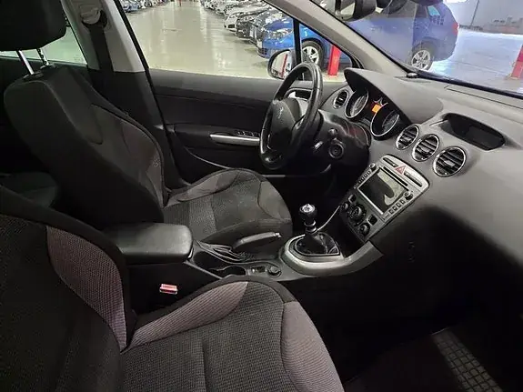 Peugeot 308 2011 photo 4