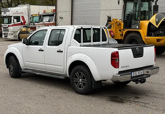 Nissan Navara 2015 photo 2