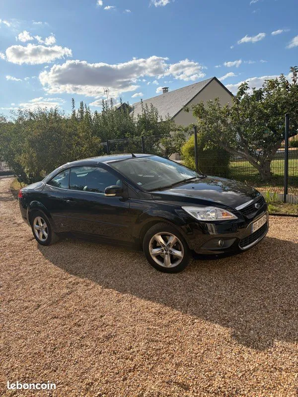 Ford Focus 2010 photo 2