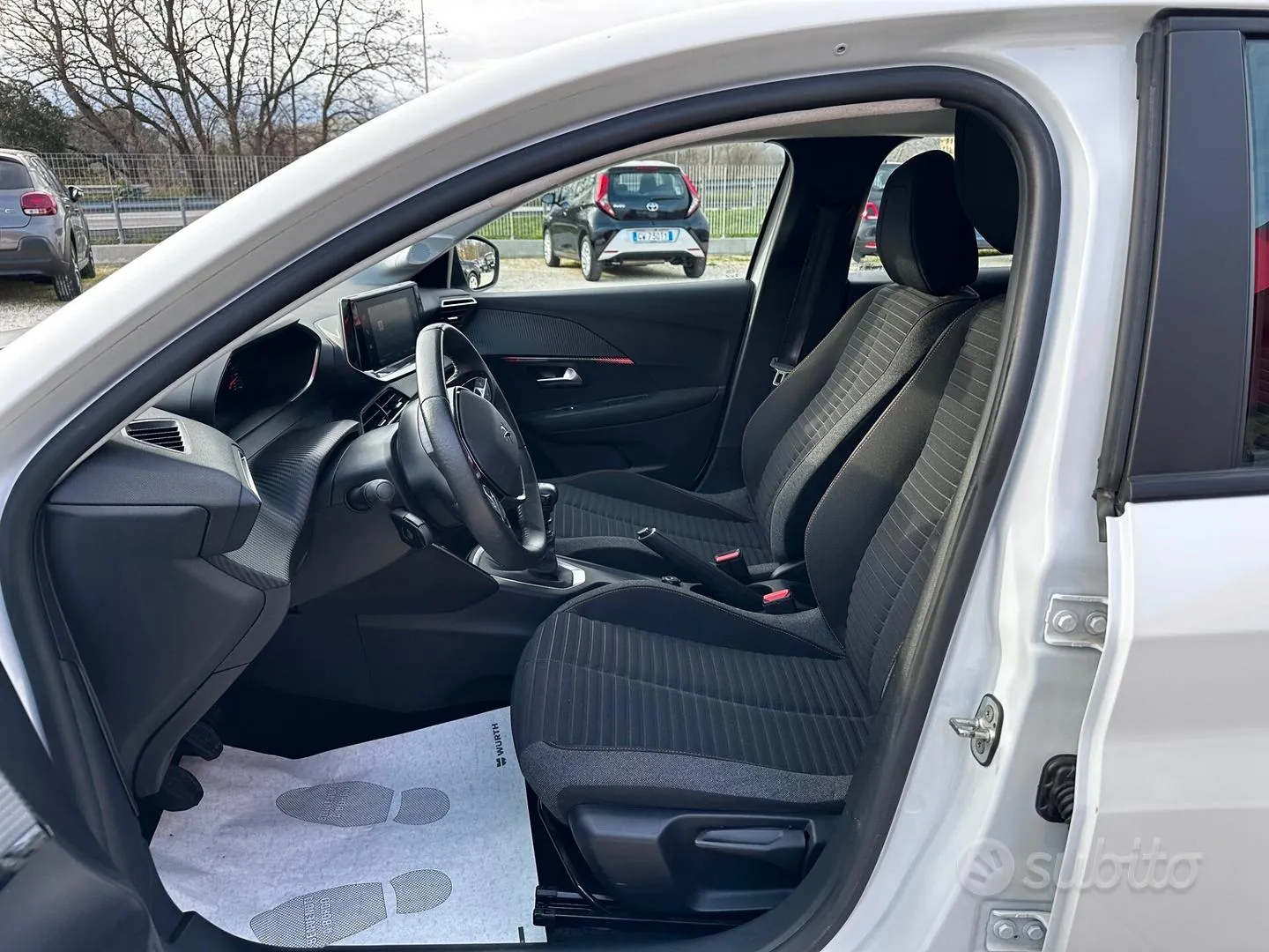 Peugeot 208 2023 photo 5