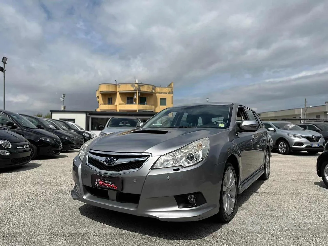 Subaru Legacy 2011 photo 2