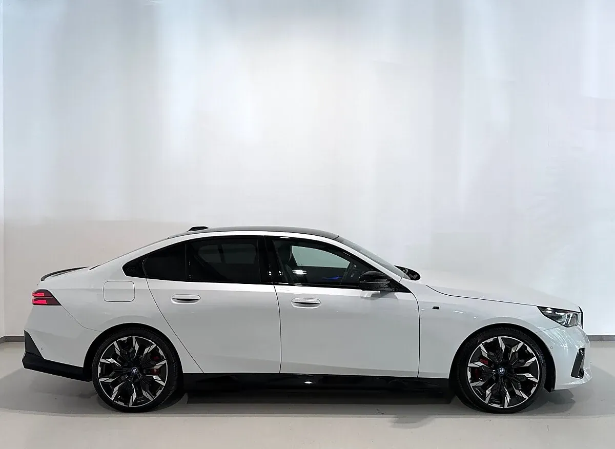 BMW I5 2023 photo 2