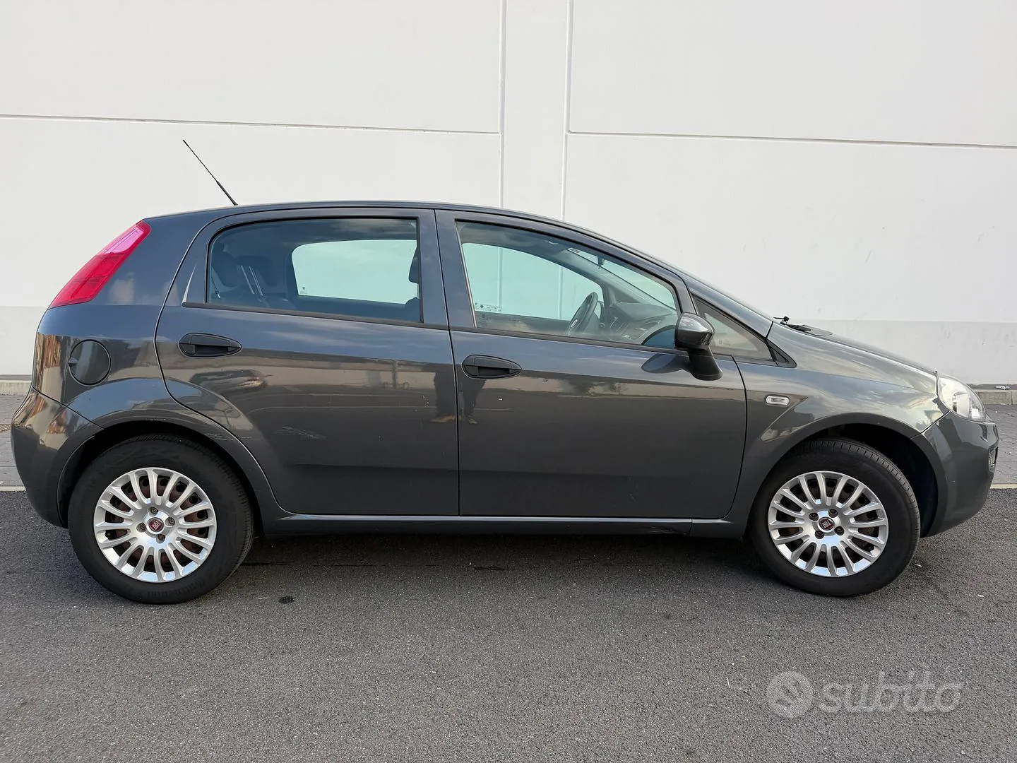 Fiat Punto 2015 photo 4
