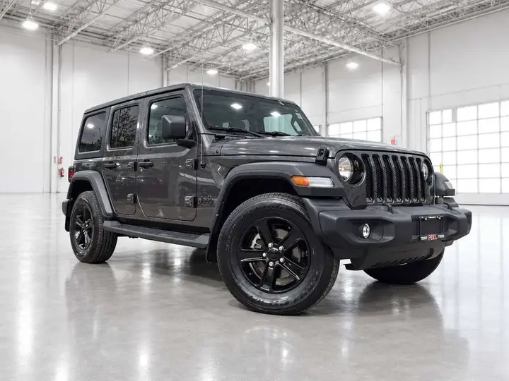 Jeep Wrangler 2023 photo 2