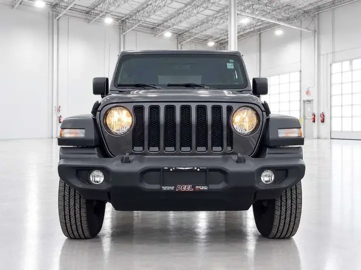 Jeep Wrangler 2023 photo 3