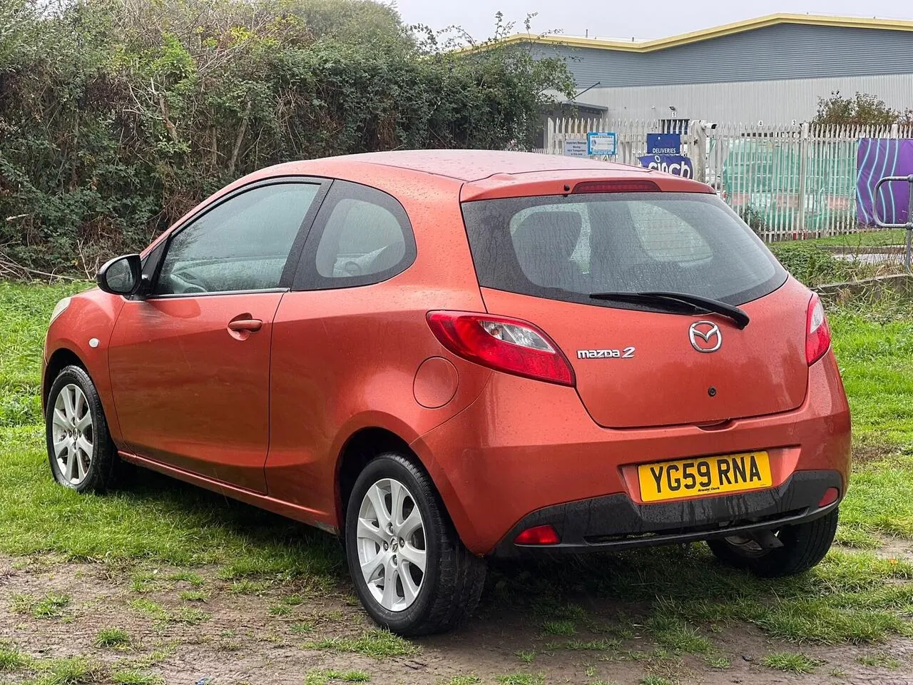 Mazda Mazda2 2009 photo 4