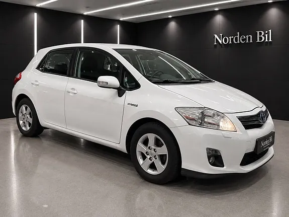 Toyota Auris 2012 photo 3