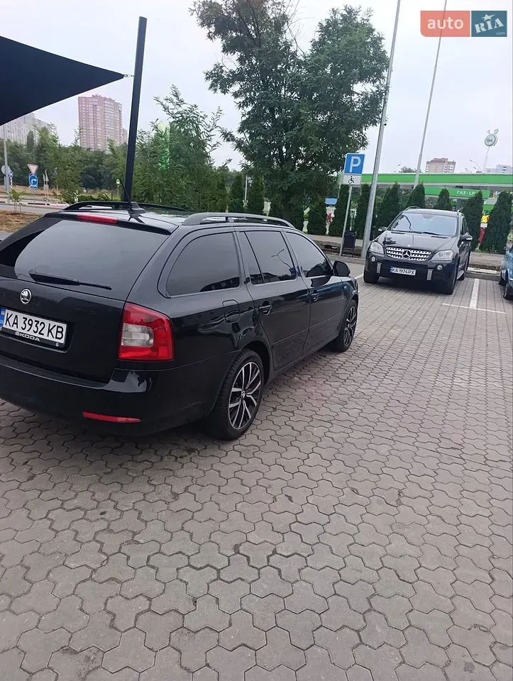Skoda Octavia 2009 photo 2