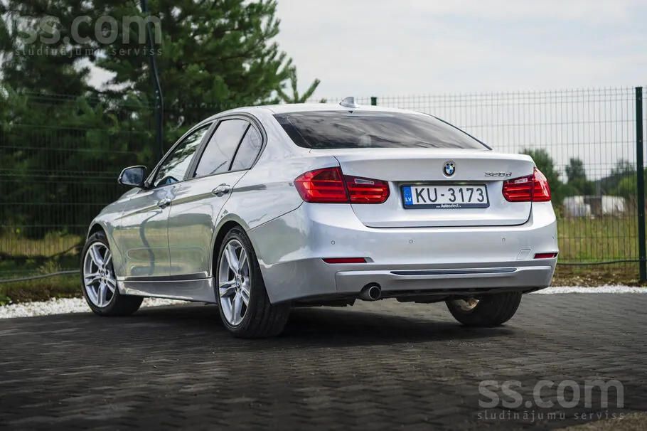 BMW 320 2012 photo 4
