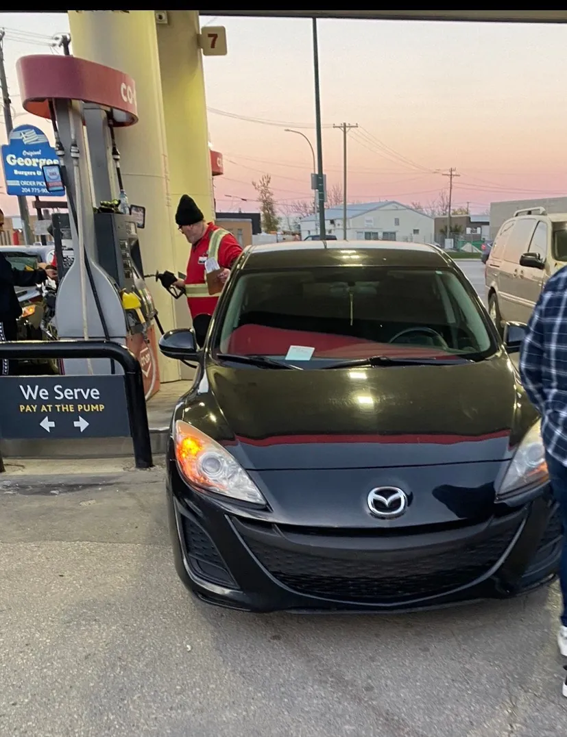 Mazda 3 2011 photo 2
