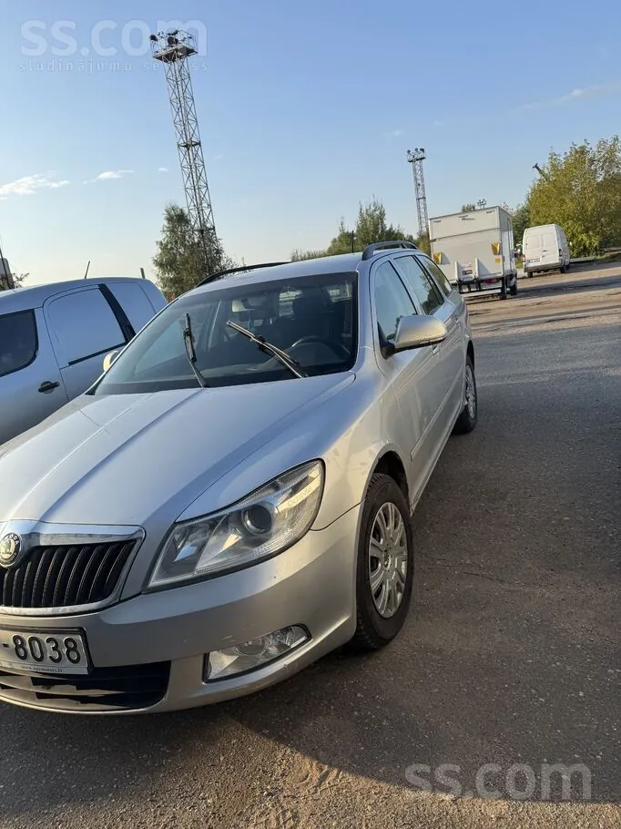 Skoda Octavia 2012 photo 2