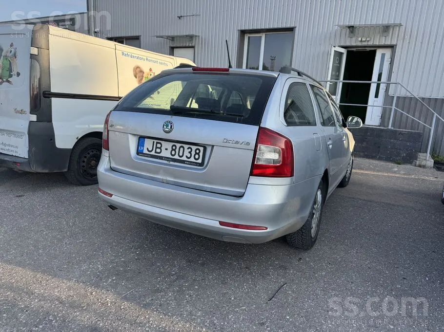 Skoda Octavia 2012 photo 3