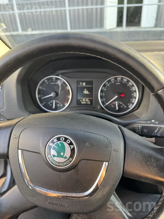 Skoda Octavia 2012 photo 5