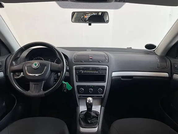 Skoda Octavia 2012 photo 5