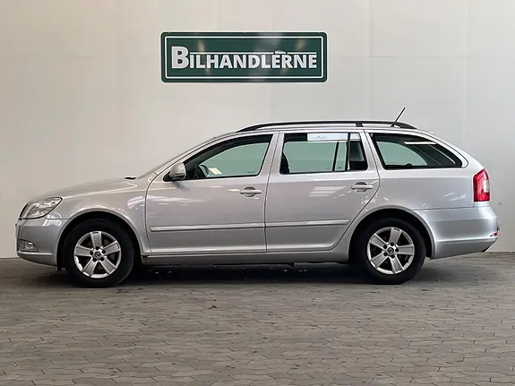 Skoda Octavia 2012 photo 4
