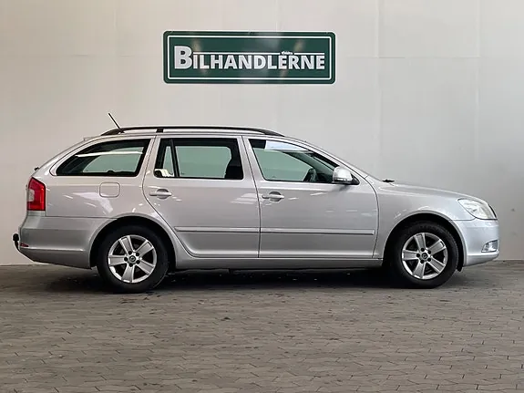 Skoda Octavia 2012 photo 3
