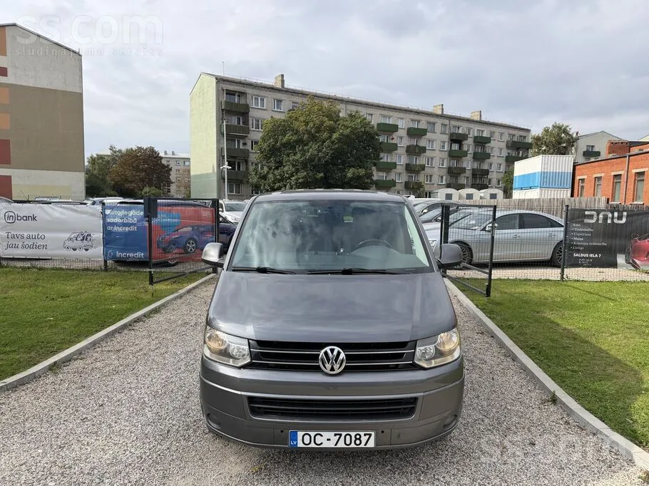 Volkswagen Caravelle 2010 photo 2