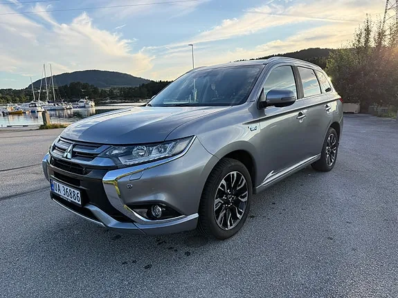 Mitsubishi Outlander 2017 photo 2
