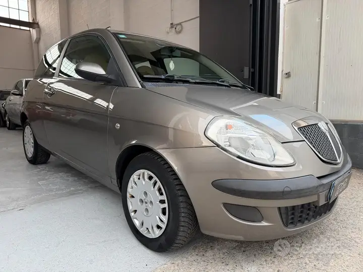 Lancia Ypsilon