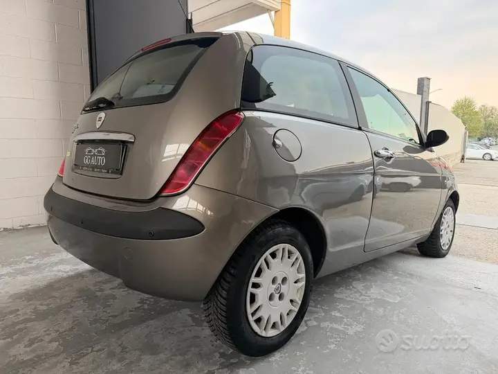 Lancia Ypsilon 2005 photo 2