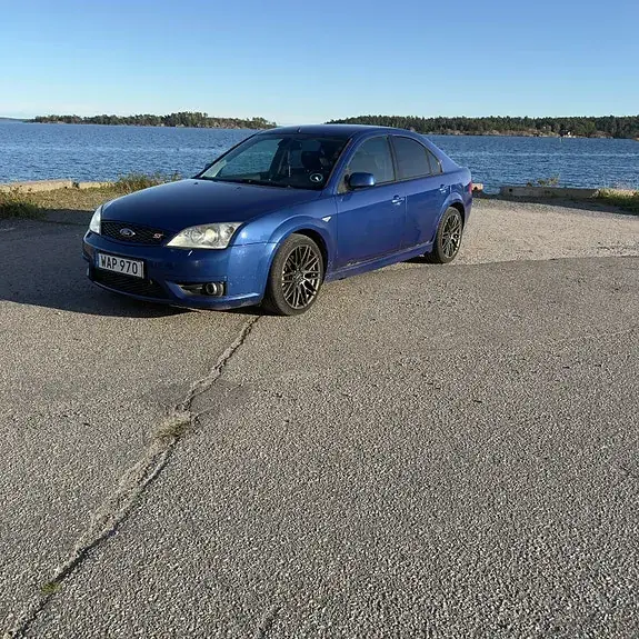 Ford Mondeo 2004 photo 2