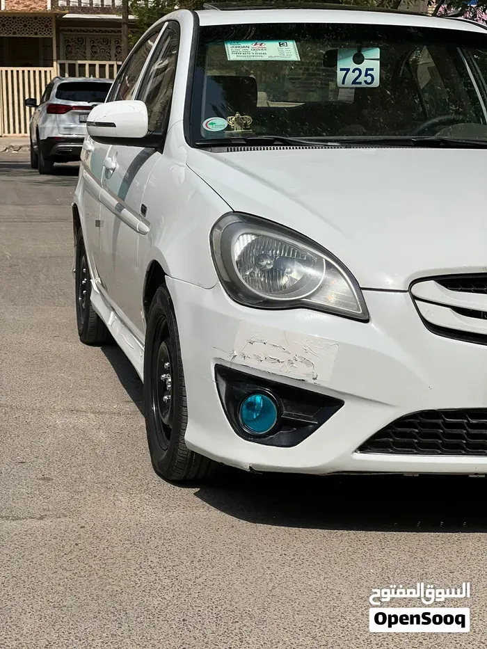 Hyundai Accent 2011 photo 3