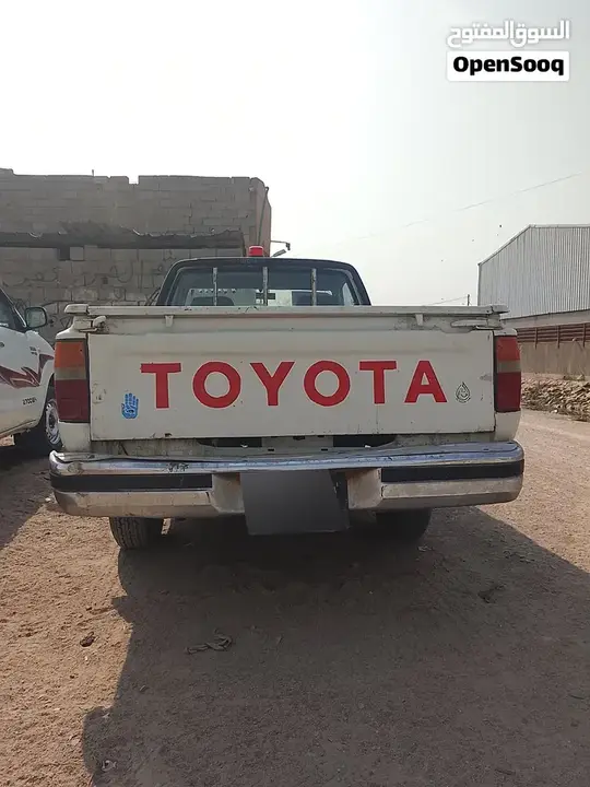 Toyota Hilux 1991 photo 3