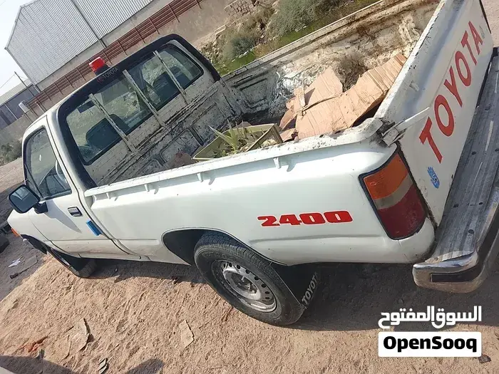 Toyota Hilux 1991 photo 4