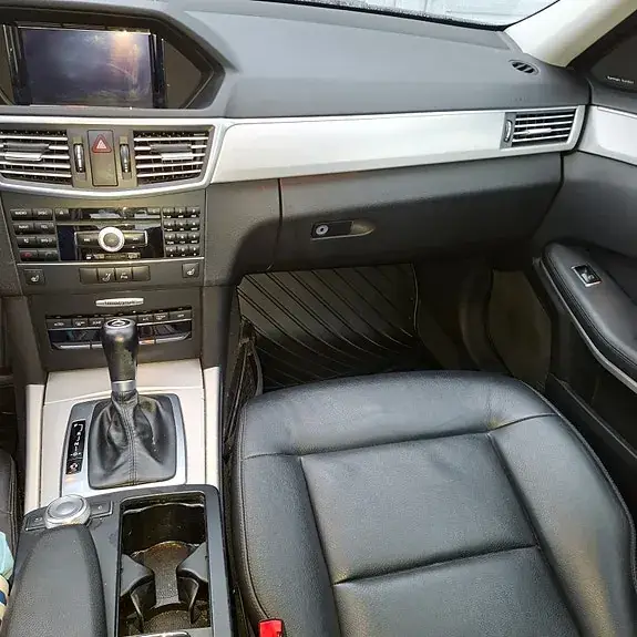 Mercedes-Benz E 220 D 2011 photo 3