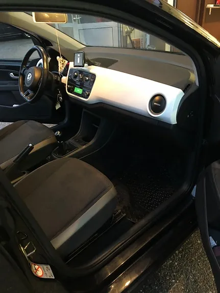 Volkswagen Up 2013 photo 3