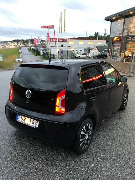 Volkswagen Up 2013 photo 2