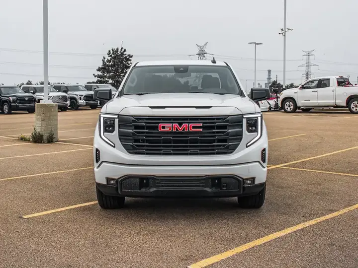 GMC Sierra 1500 2025 photo 3