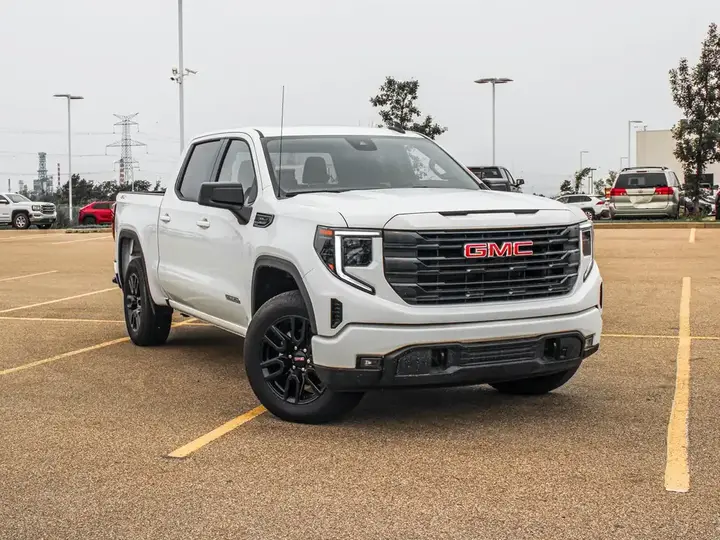 GMC Sierra 1500 2025 photo 2