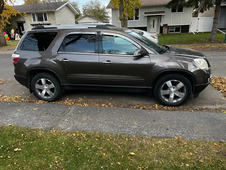 GMC Acadia 2010 photo 4