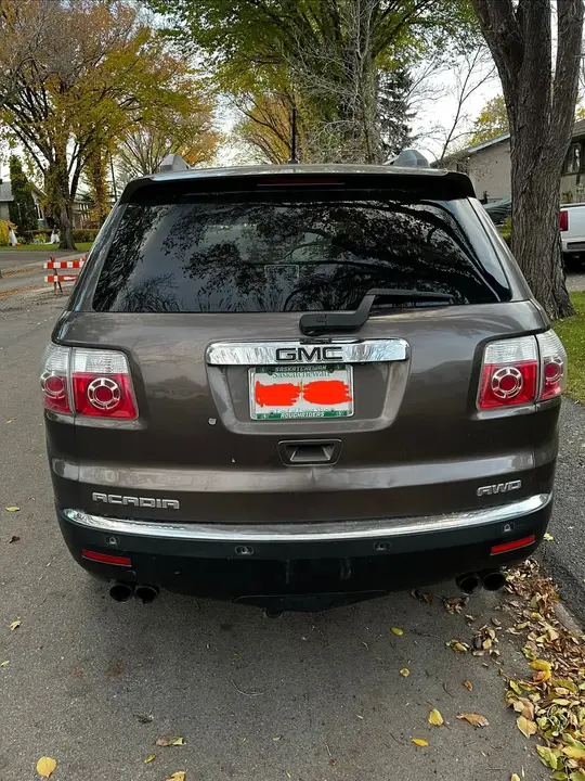 GMC Acadia 2010 photo 2