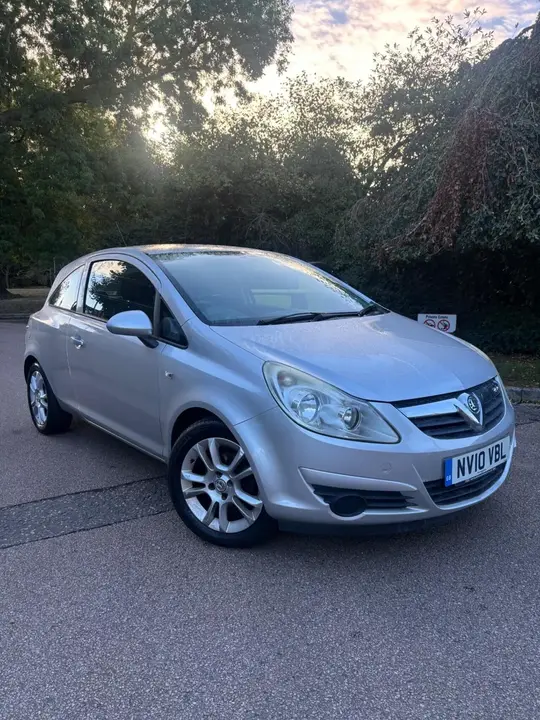 Vauxhall Corsa 2010 photo 2
