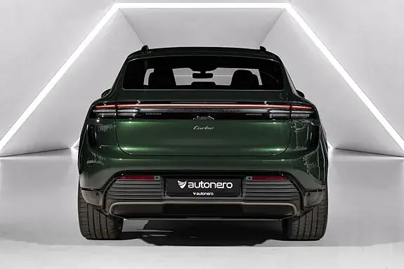 Porsche Macan Turbo 2025 photo 4