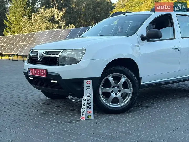Dacia Duster 2010 photo 3
