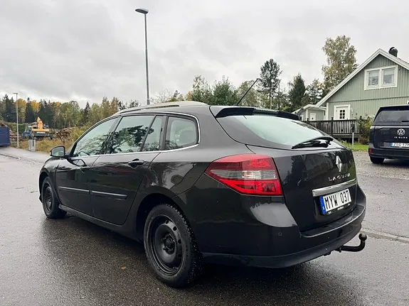 Renault Laguna 2011 photo 2