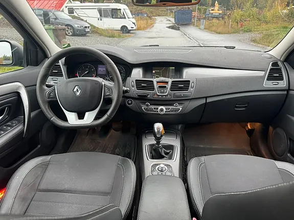 Renault Laguna 2011 photo 5