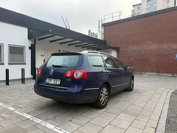 Volkswagen Passat 2010 photo 4